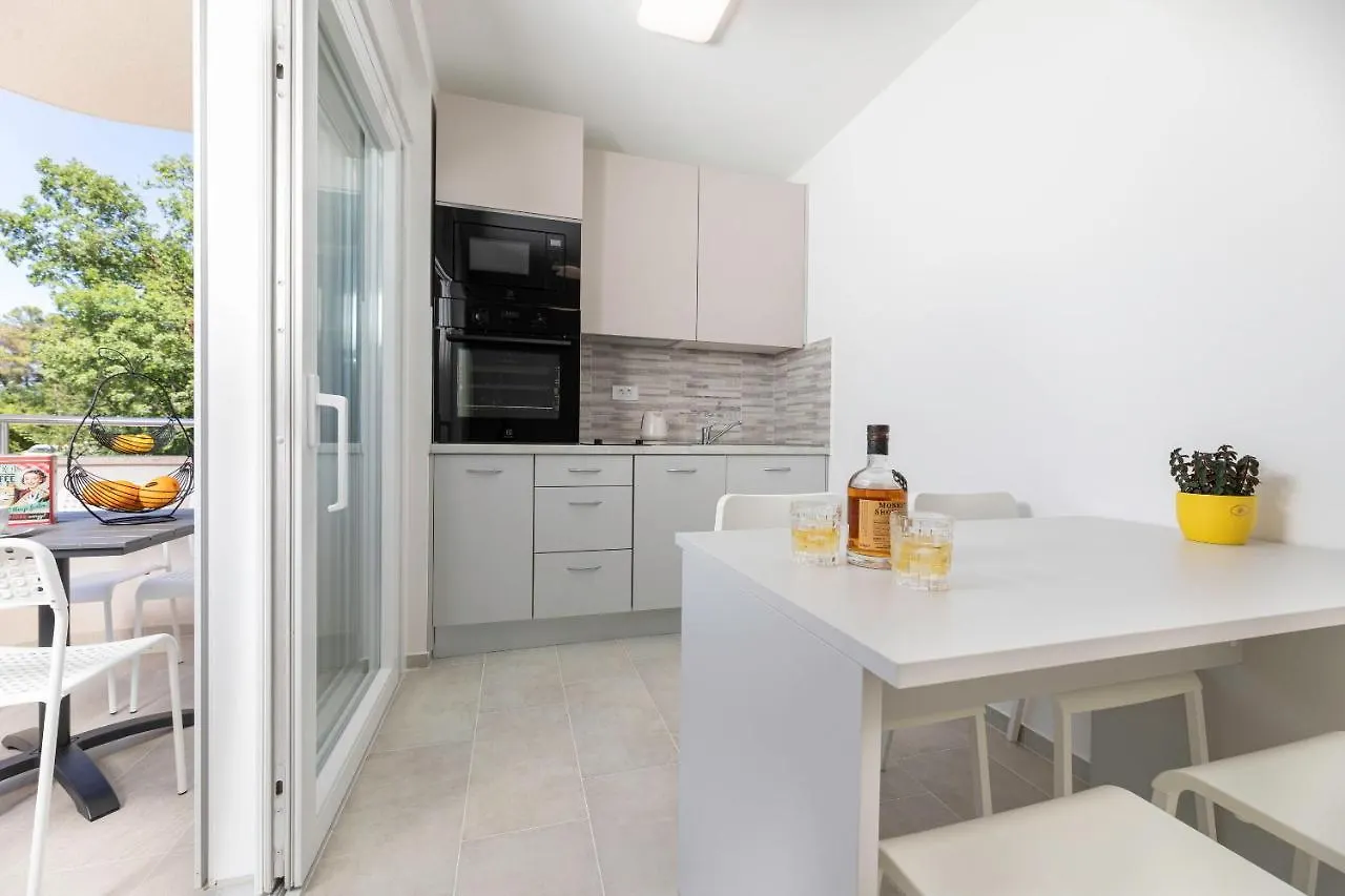Apartments Sucic 2 Soline
